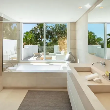 Exclusive House In For 8 Guests - What'app - 0034-604-103-768 - For Reservations! Villa